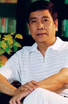 梁培龙