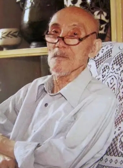 梁崎