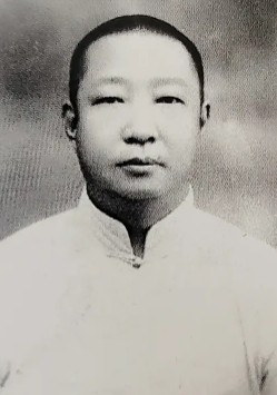 颜伯龙